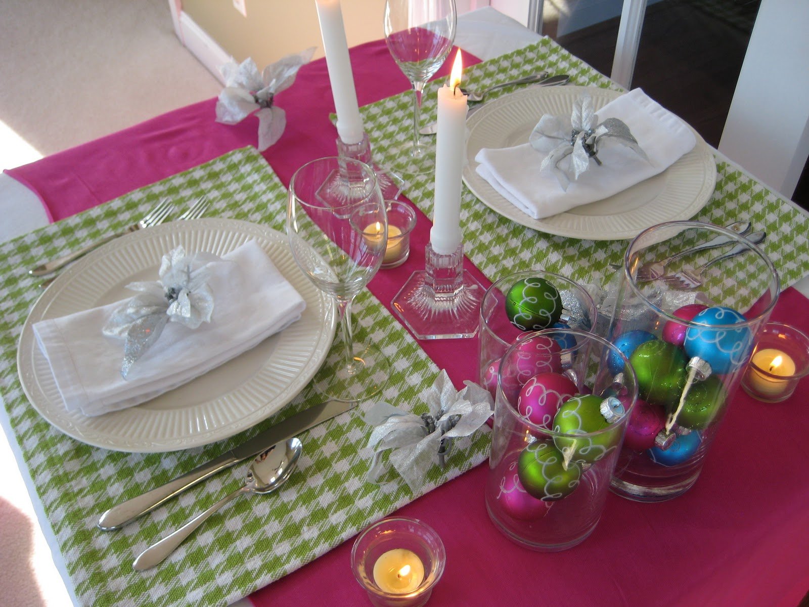 I’m Dreaming of a Pink Christmas (Simple Pink and Green Table Setting)