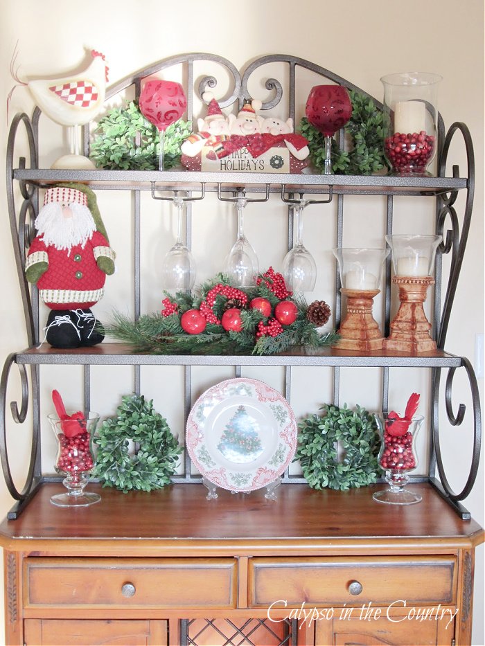 Christmas decorations on shelves - kitchen bakers rack decorating ideas