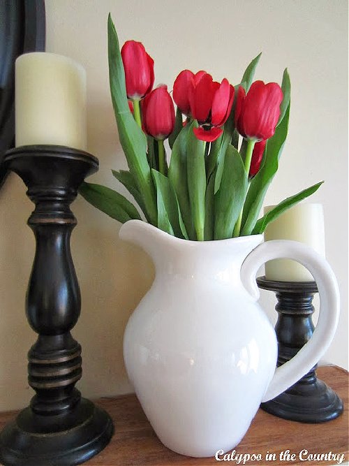 Simple Spring Mantel – Decorating with Tulips