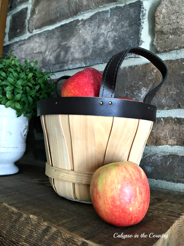 Farmhouse Decor on mantel