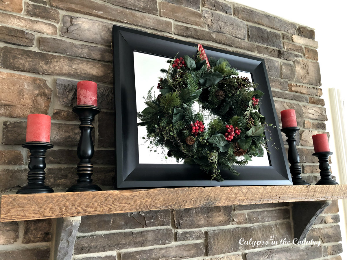 Easy Last Minute Christmas Mantel Decor