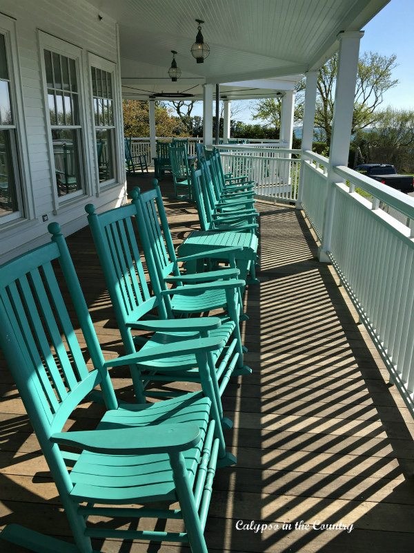 Rocking Chairs on Porch - Ideas for Outdoor Rocking Chairs