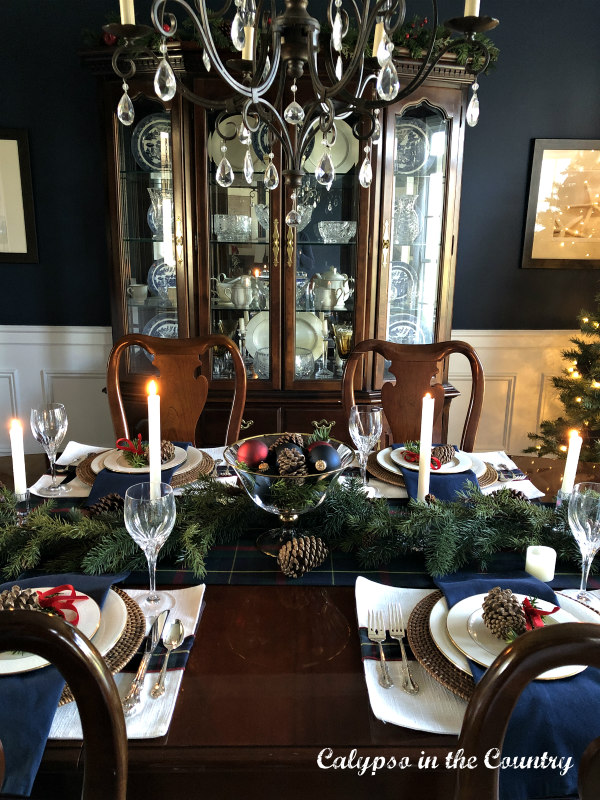 Traditional Table Decor In, Red Dining Table Centerpiece