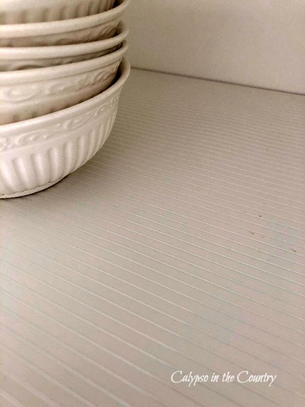 Ribbed shelf liners 