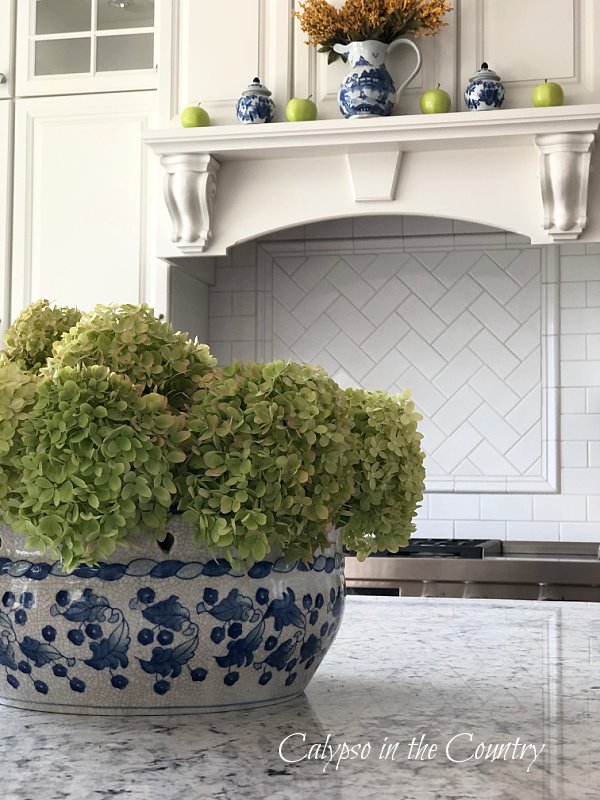 Hydrangeas with blue and white porcelain - early fall decor ideas