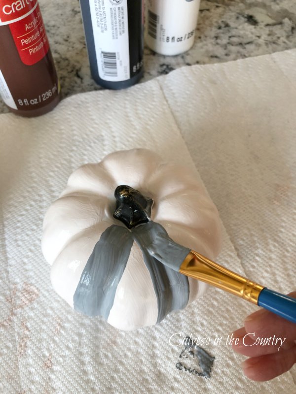 painted pumpkins - how to paint buffalo checks