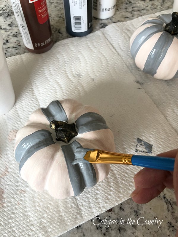 Gray and white painted pumpkins - easy DIY project