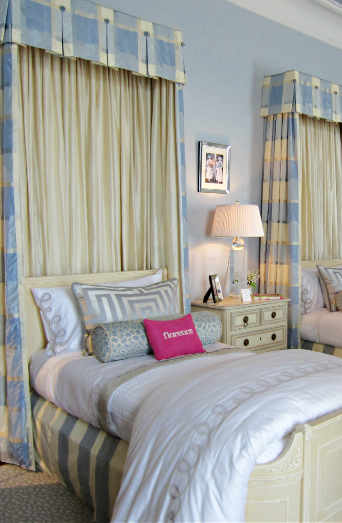 blue and cream girls bedroom - beautiful cozy bedroom ideas