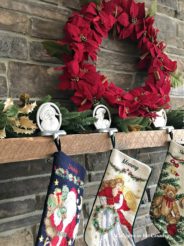 Festive Christmas Decorating with Poinsettias (Saturday Spotlight)