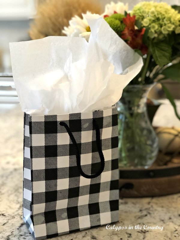 black and white checked gift bag - last minute Christmas ideas