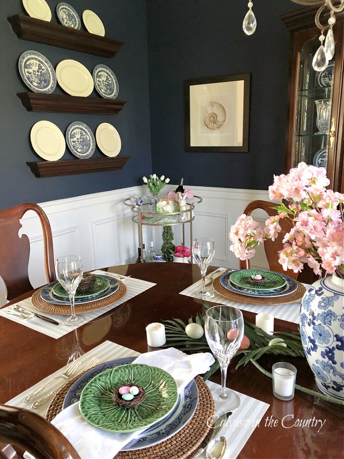 Navy dining room and Easter table decorations ideas