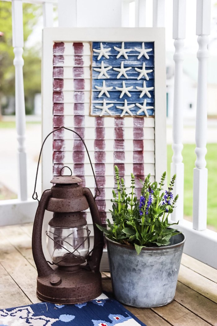 Patriotic Flag Shutter - Creative Patriotic Projects from Cottage on Bunker Hill blog