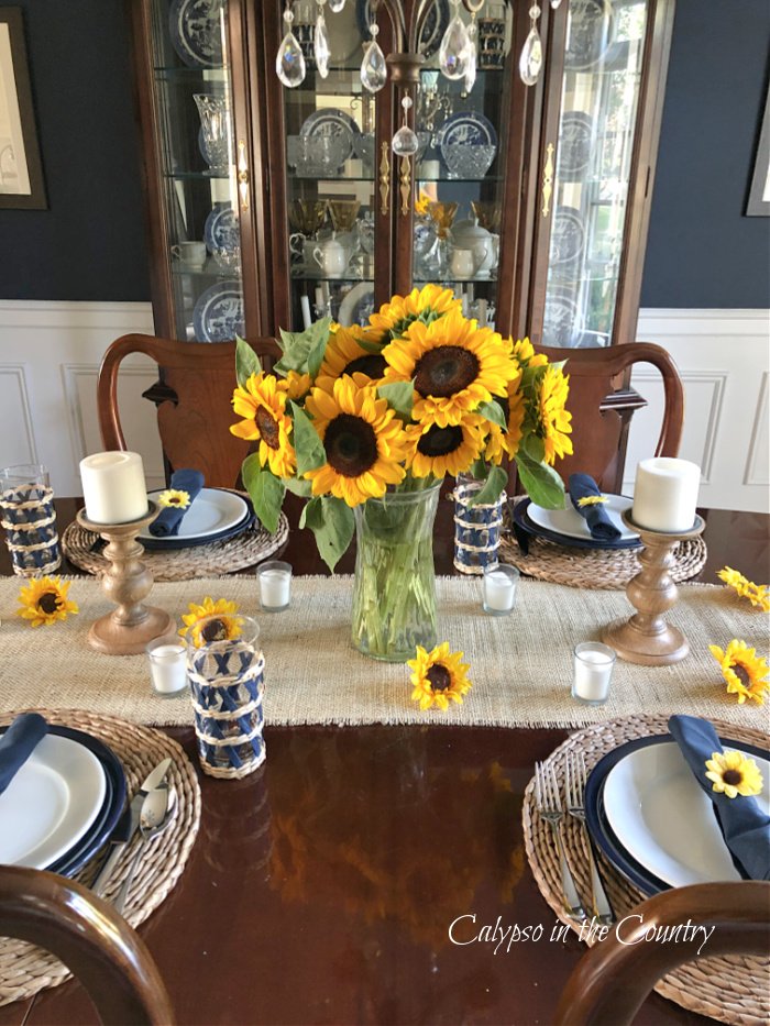 Table setting with sunflower centerpiece
