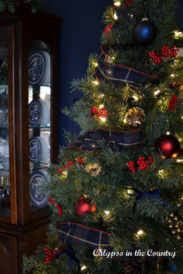 red and blue christmas tree decorating ideas