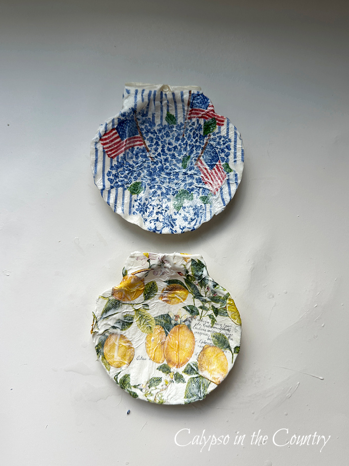 Two patterned shells - how to decoupage shells with napkins